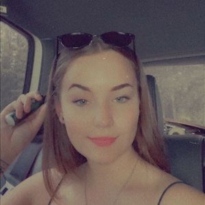 Meet your Posher, Lyndsey